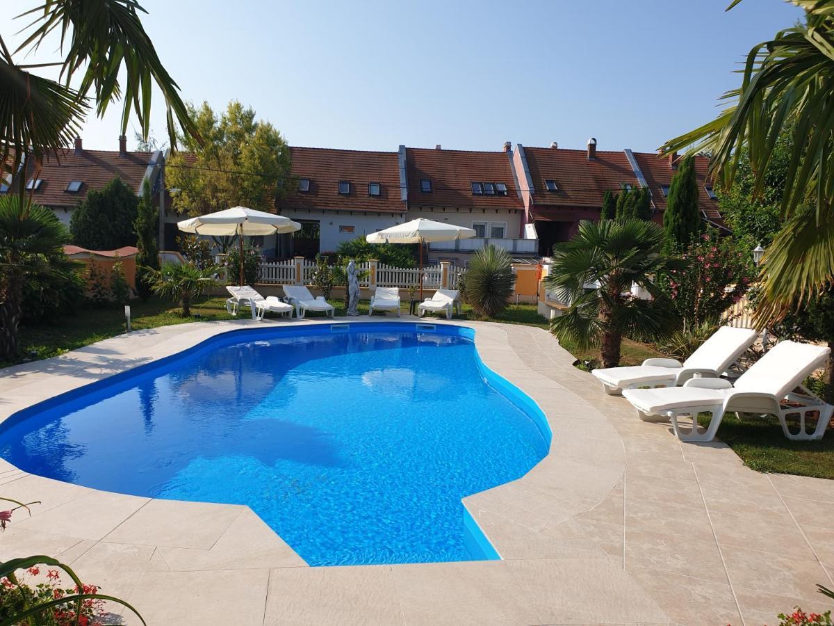 Paradise-Garden-Zamárdi Buitenkant foto